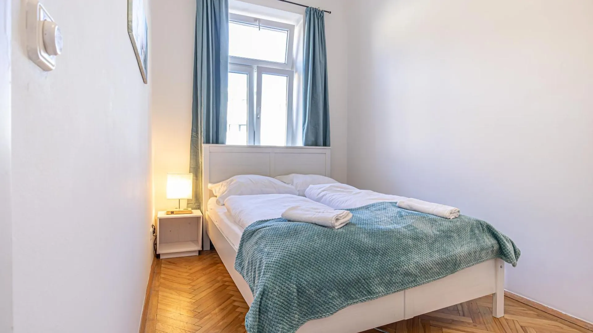 Comfortable & Amazing 2 Bedroom Hideaway W Local Flair Вена