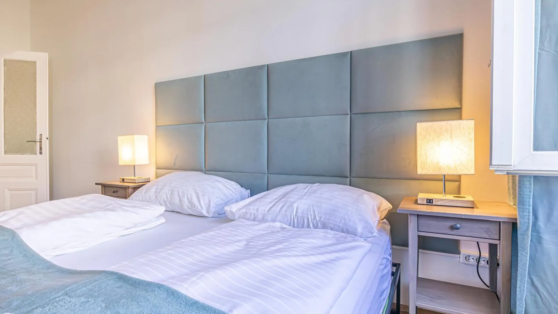 Апартаменты Comfortable & Amazing 2 Bedroom Hideaway W Local Flair Вена