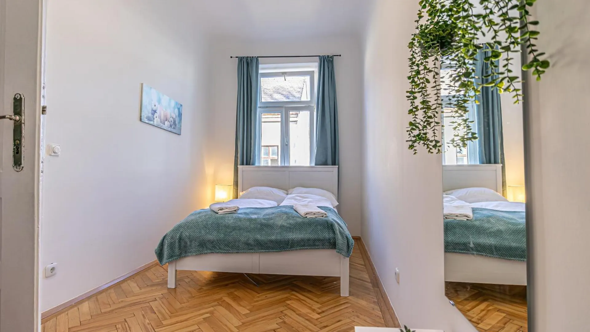 Comfortable & Amazing 2 Bedroom Hideaway W Local Flair Vienna Austria
